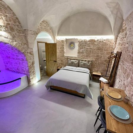 Primus Suite Ceglie Messapica Bagian luar foto