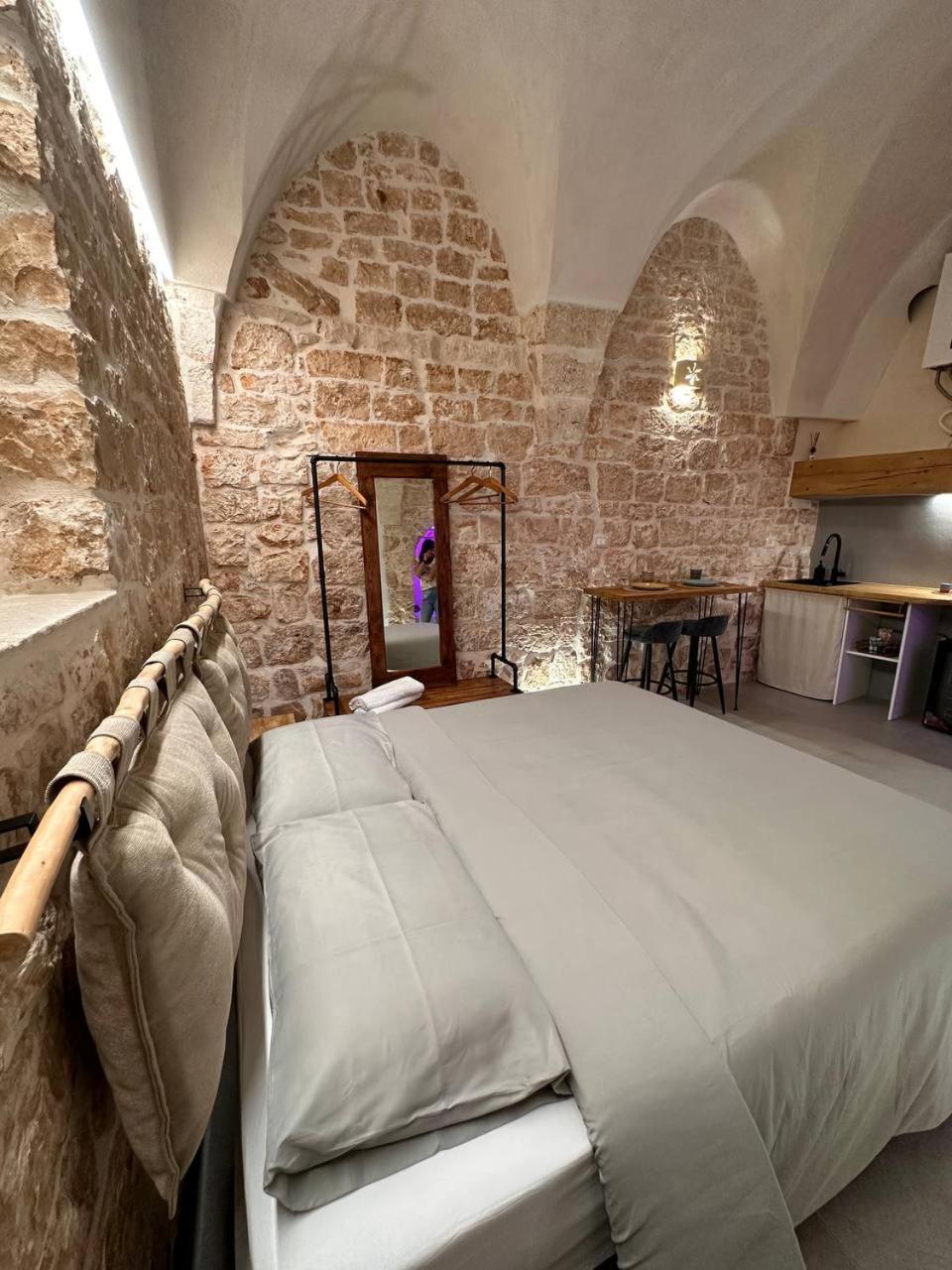 Primus Suite Ceglie Messapica Bagian luar foto