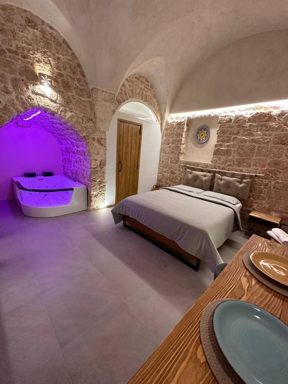 Primus Suite Ceglie Messapica Bagian luar foto