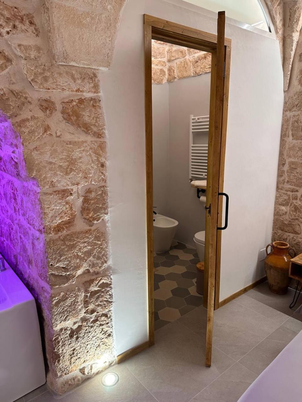 Primus Suite Ceglie Messapica Bagian luar foto